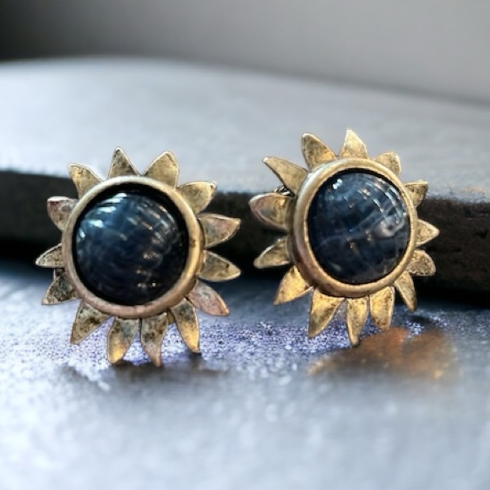 VINTAGE FLORAL CLIP ON EARRINGS BLUE SILVER TONE